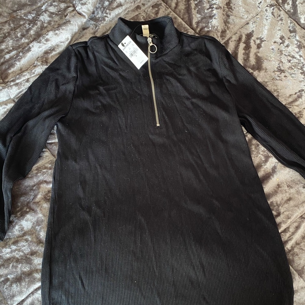 Express mock neck with zipper